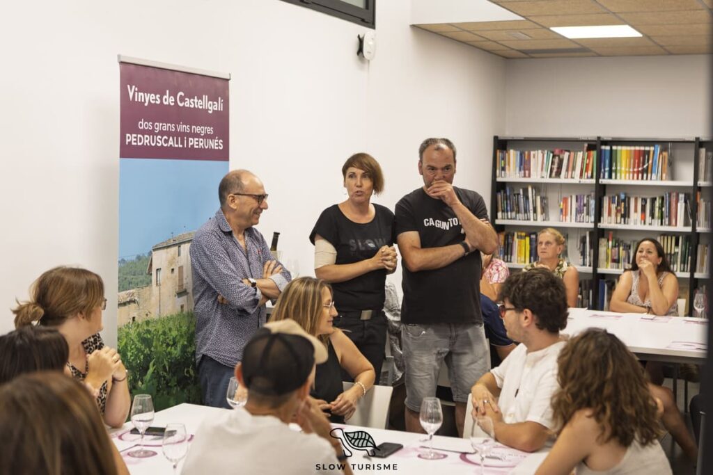 Presentació del maridatge de vins i botifarres artesanes a la Biblioteca del Pont de Vilomara