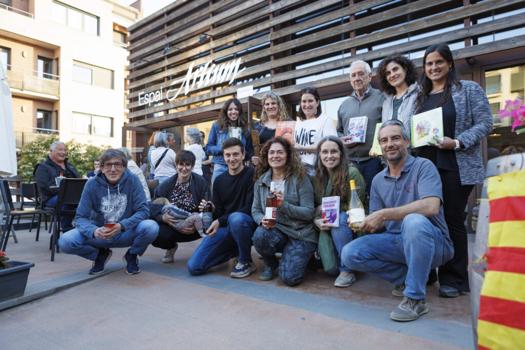 Autors i viticultors amb llibres i vins DO Pla de Bages a Sant Jordi a l’Espai Artium d’Artés