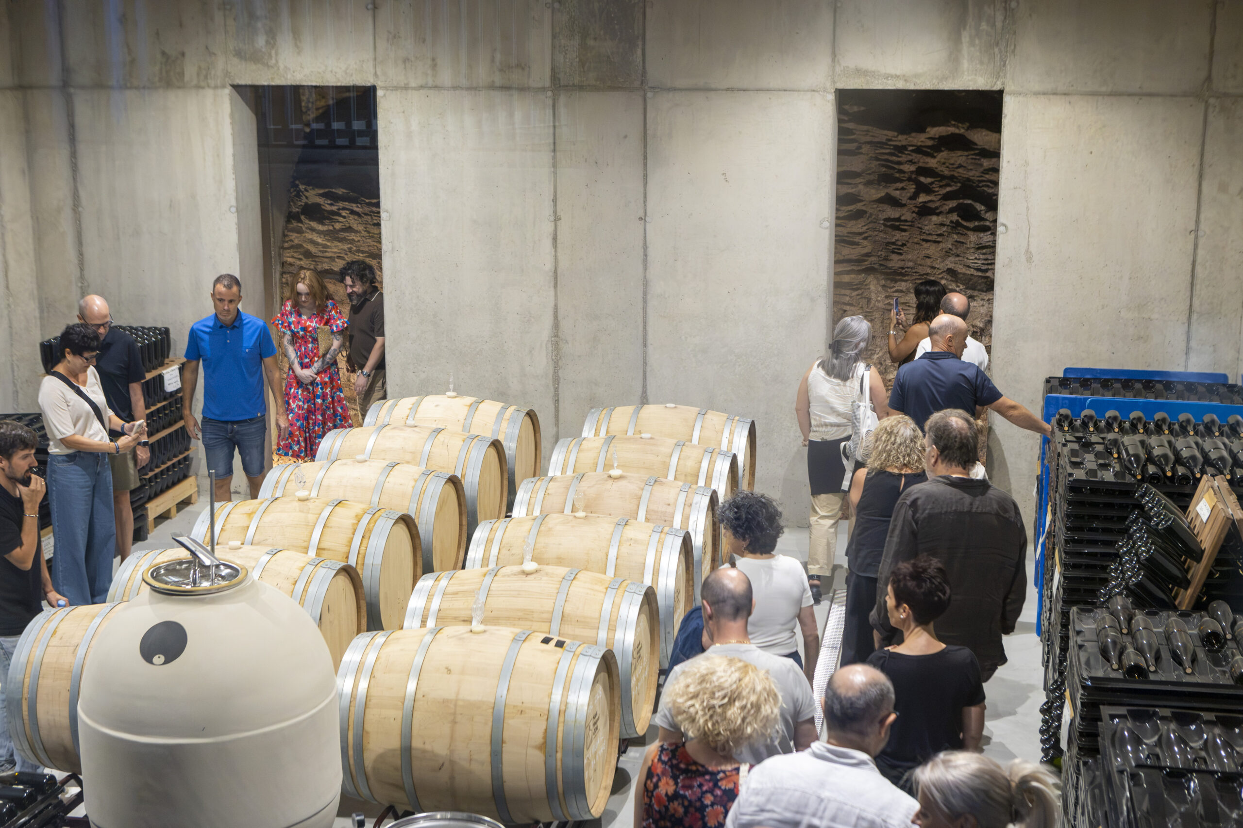 Visita al Celler Sant Miquel d’Oló durant una experiència d’enoturisme al Bages