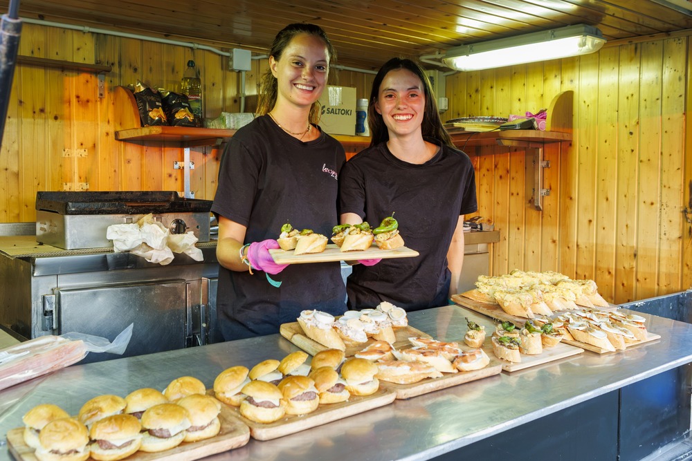Food truck amb pintxos i entrepans durant les Notes de Tast al Celler Sanmartí